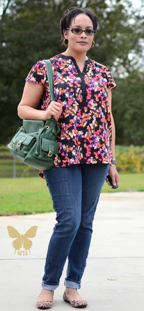 Floral Top Jeggings Leopard Print Shoes and Green Bag {living outside the stacks}