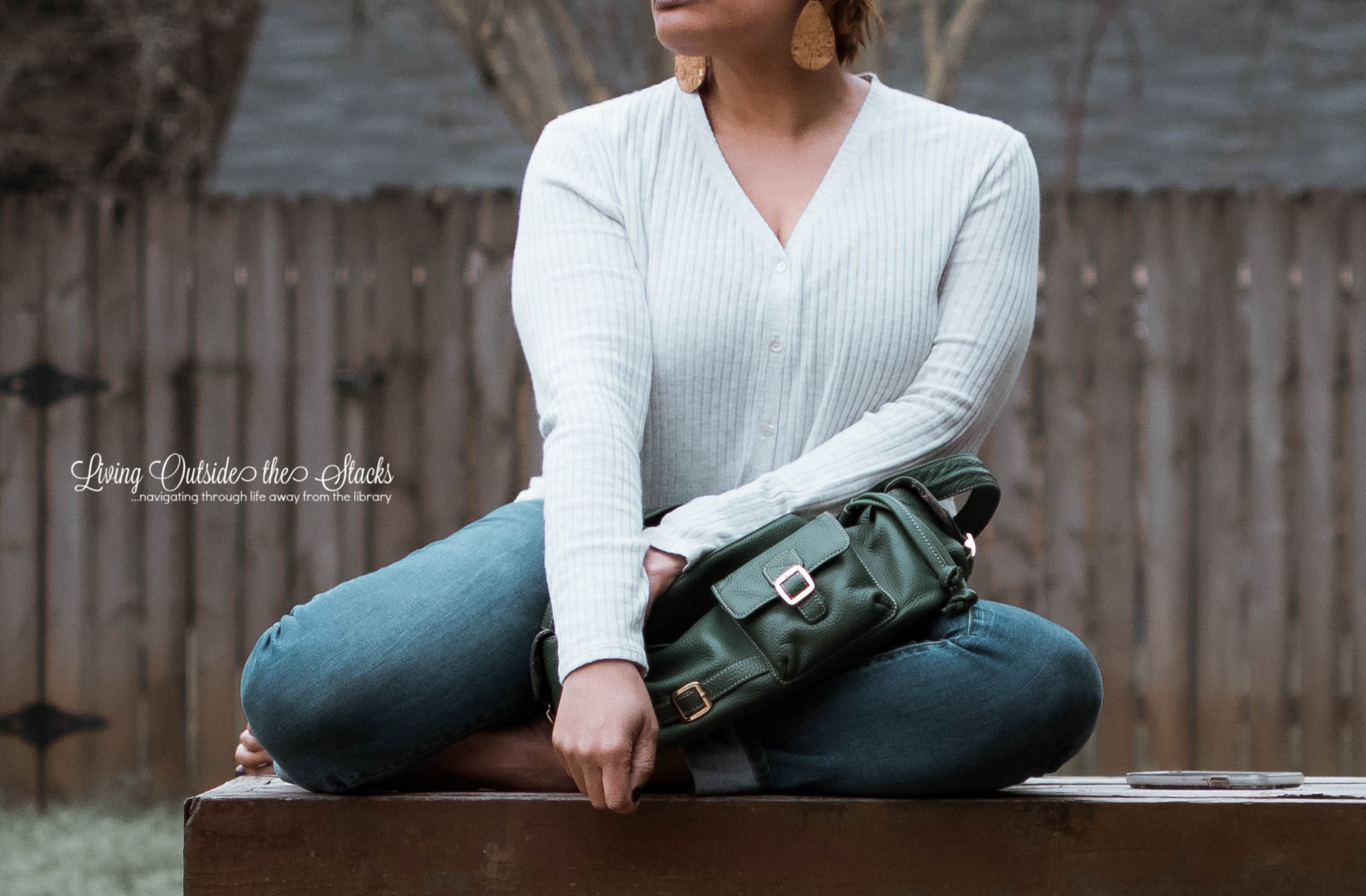  Gray Sweater Skinny Jeans Sandals and Green Bag {living outside the stacks}