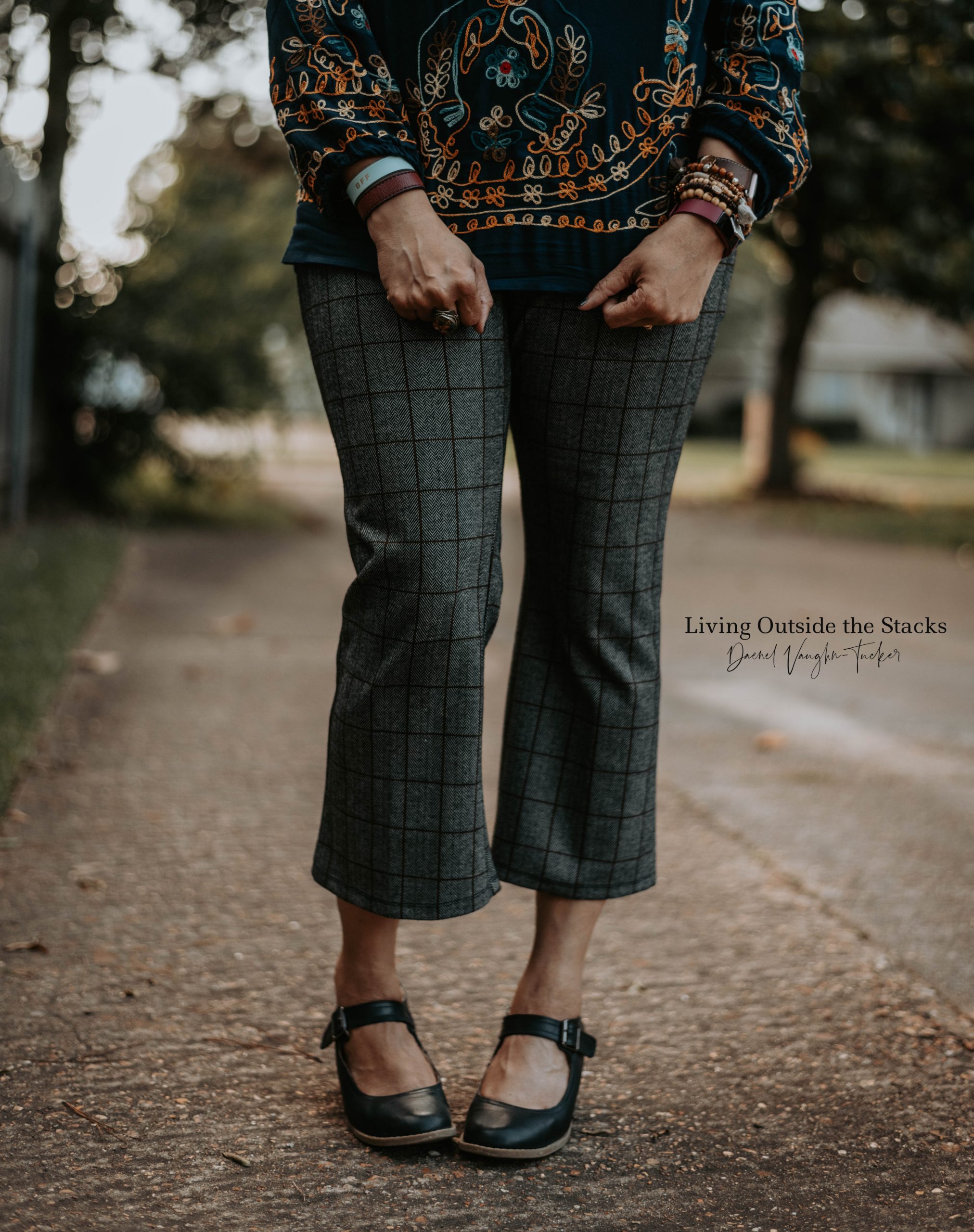 Embroidered Top Tweed Pants and Brogues {living outside the stacks} @DaenelT